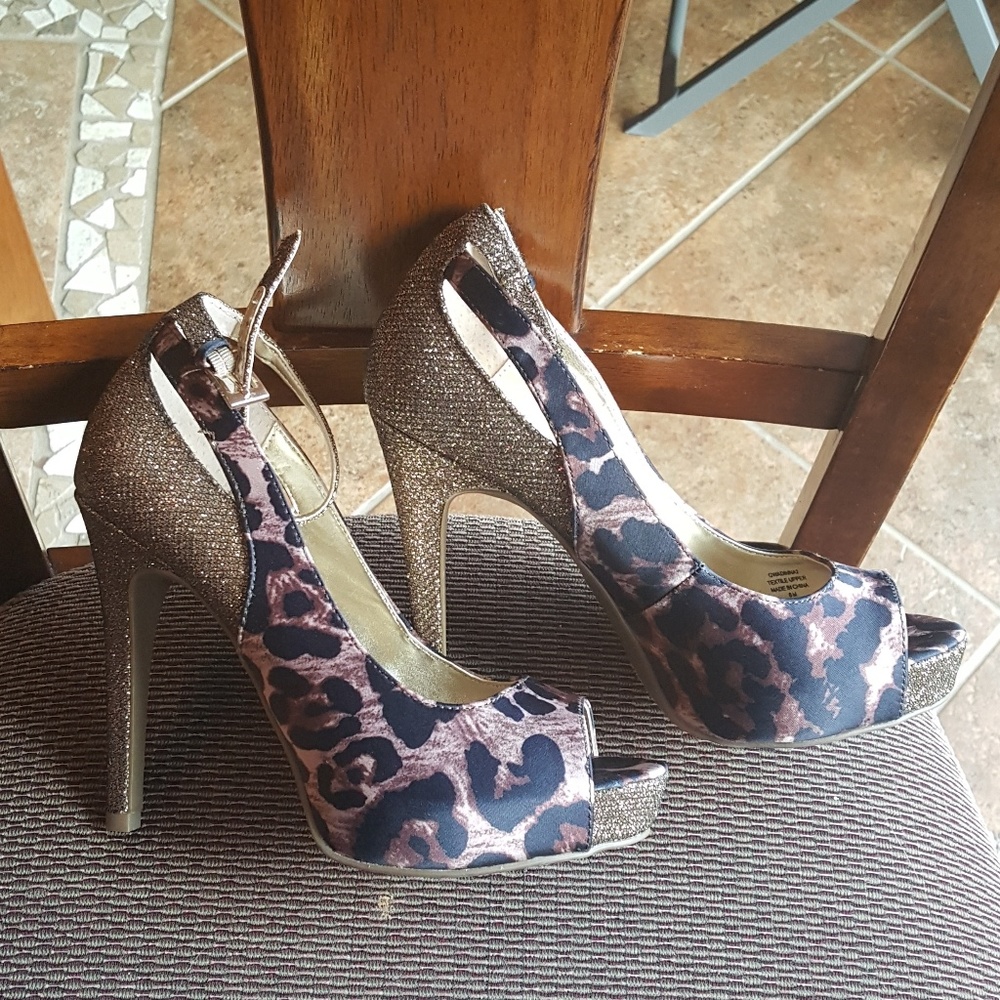 Guess Heels Leopard Print